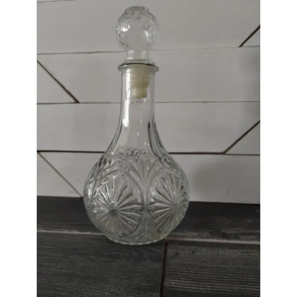 Clear Pressed Glass Decanter with Plastick Cork - Starburst
